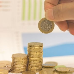 中国金融投资管理附属授出1000万元